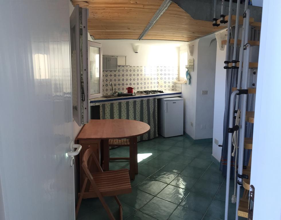 Raffaele Apartment Ponza Bilik gambar