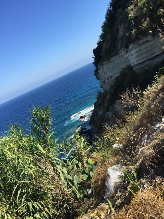 Raffaele Apartment Ponza Bilik gambar